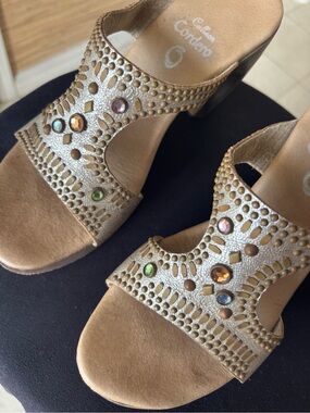 Calleen Cordero Artisan Silver crackle Leather stunning Heels